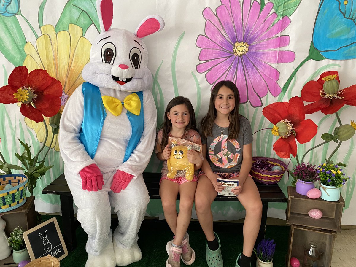CarrolltonES's tweet photo. It’s spring book fair time! Tonight family members are coming into the library to browse, shop, and snap pictures of their Cardinals with the Easter Bunny! 🐰 #isleREAD https://t.co/84aiMnn90Q