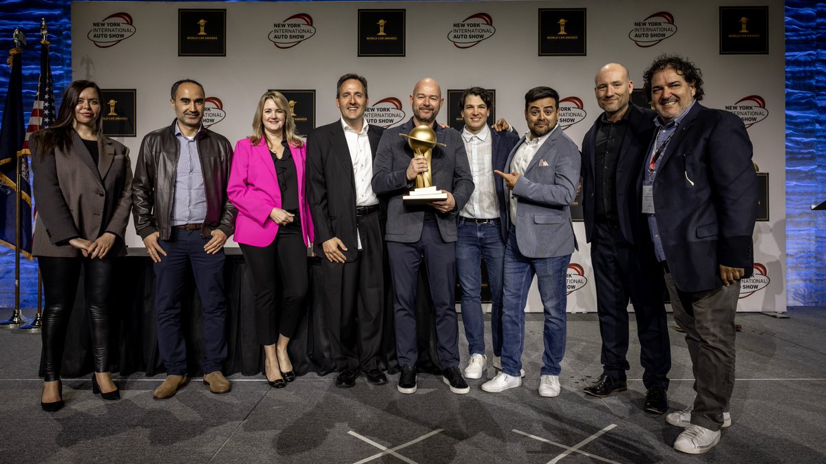 LucidMotors's tweet image. Awarded again. Here for good. #LucidAir wins World Luxury Car at the 2023 @WorldCarAwards. 

bit.ly/3Gls7Vw