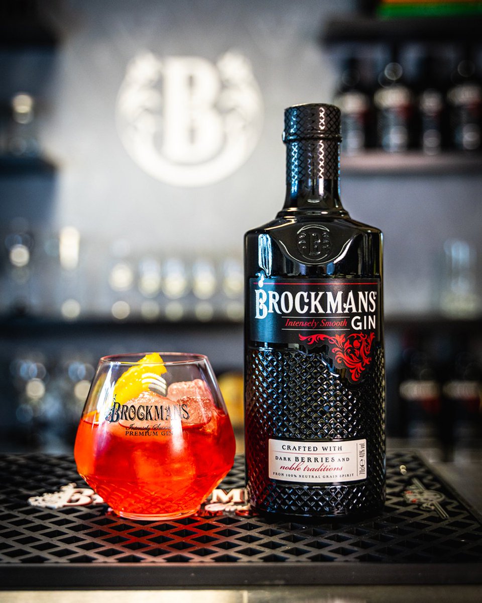 BrockmansGin's tweet image. Bring a touch of elegance to your next drink. 
#TheProperlyImproperGin