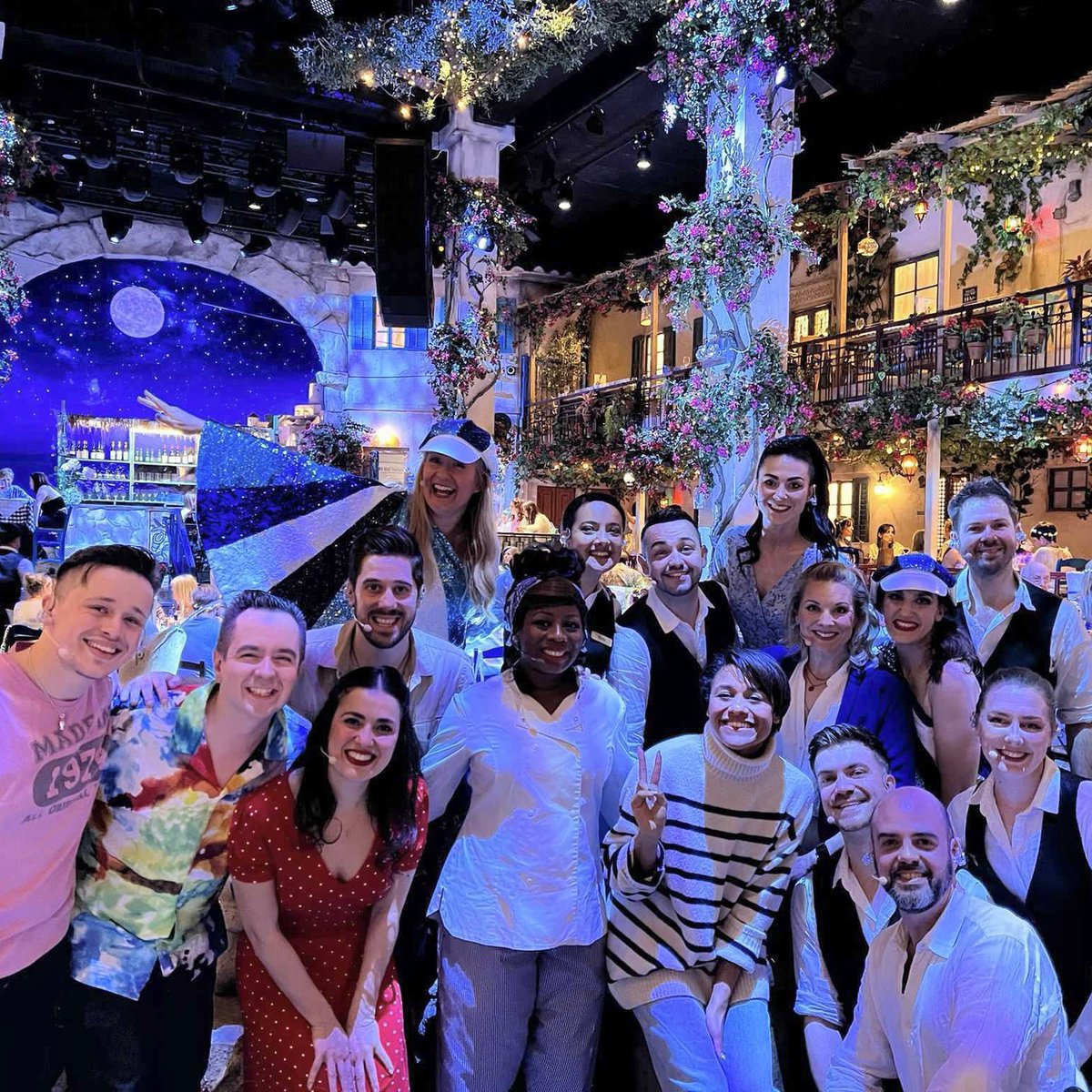 mammamiapartyuk's tweet photo. Nikos Taverna, where dancing queens do THE THING! 💁‍♀️

We loved dining and dancing with the f-abba-ulous Ariana DeBose at #mammamiatheparty! 🎉 https://t.co/gSLo33tlkQ