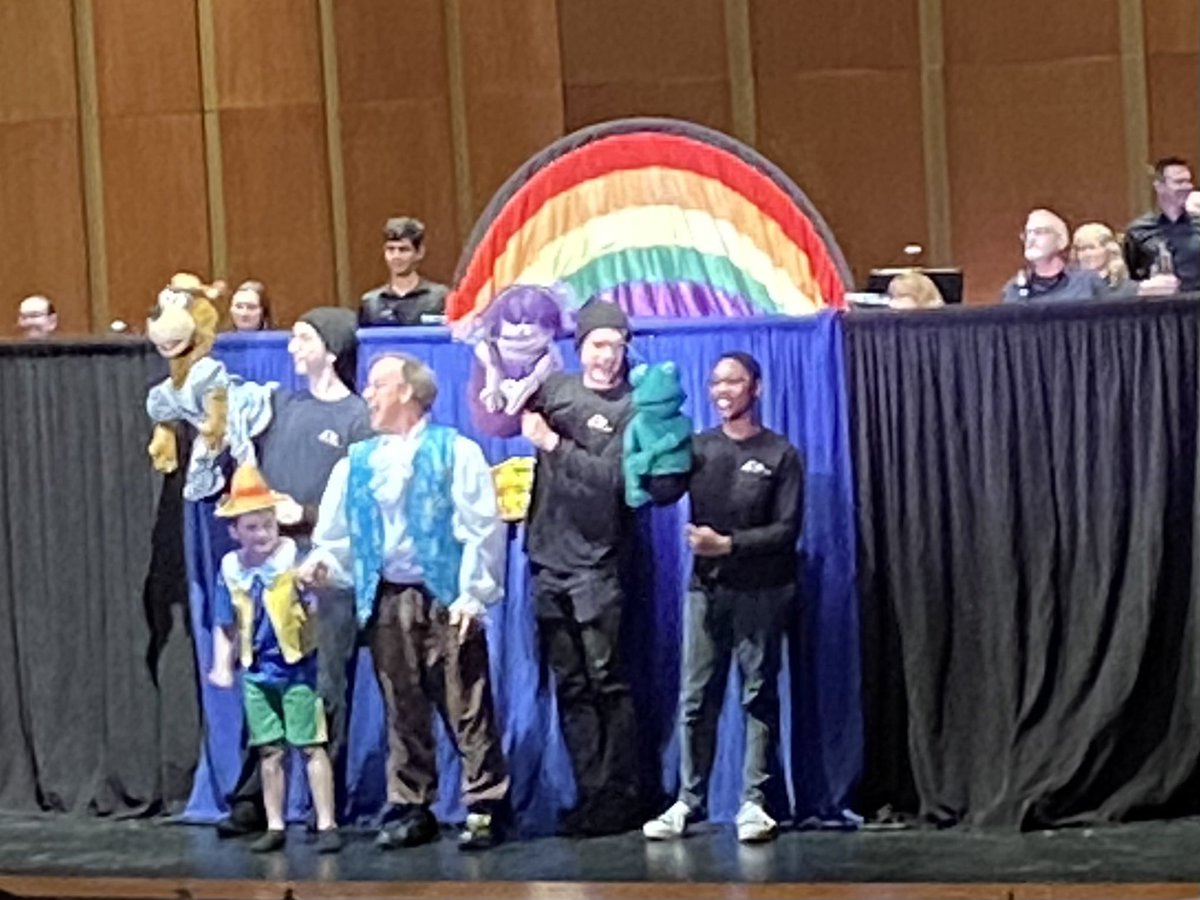 vbHolland's tweet photo. The 3rd graders enjoyed a field trip to the @SandlerCenter to see the Tidewater Wind’s Production of Pinocchio. @VBTitleI @MrsKarenBennett @MrsTessMagee @vbschools @MMVanAllen2 https://t.co/kle7G7UXmY
