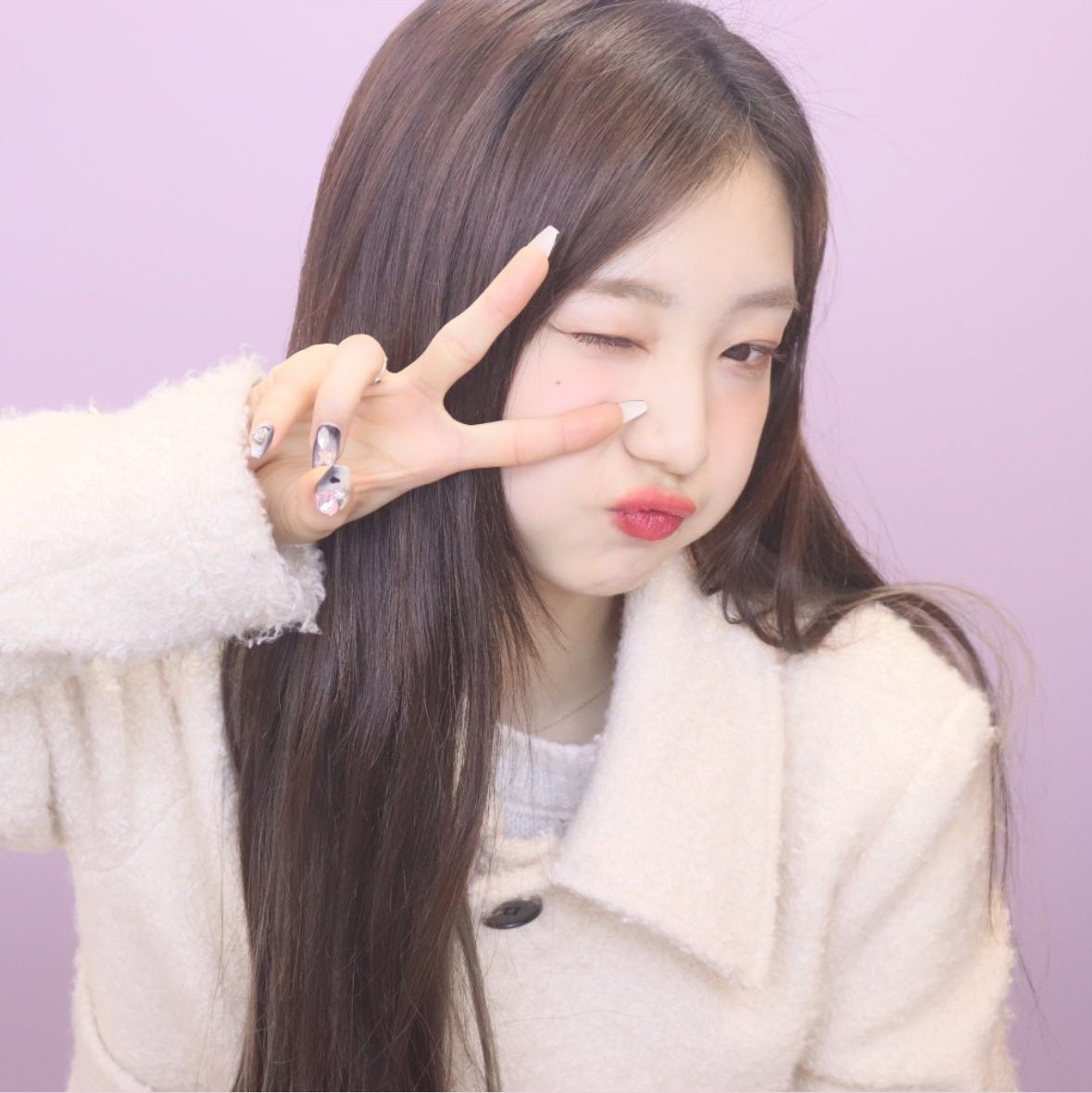 yeojinpics's tweet photo. 230405 🐻
©: yeojin._.o_x
#이달의소녀 #여진 #yeojin https://t.co/8lEtftRSbp