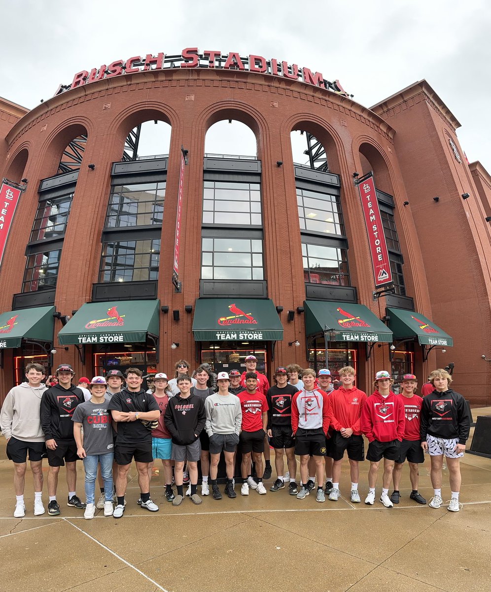 WCcolonelsBase's tweet photo. Colonels watching Cardinals on spring break. Enjoying St Louis on an off day. Your 12-1 Colonels play Thursday and Friday and back home for district on Monday at Colonel Field👊🏻 https://t.co/G6FXBdu3b4