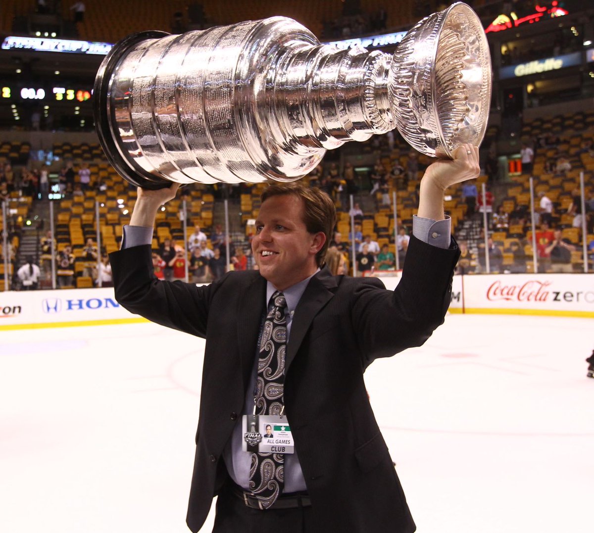 .<a href="/UIOWA_SJMC/">UIowa SJMC</a> and @IowaCommStudies graduate Adam Kempenaar worked in marketing for the Chicago Blackhawks for two decades. Now he's teaching students studying <a href="/UISportRecMgmt/">University of Iowa Sport and Recreation Management</a> how to podcast. 🎧 bit.ly/40hNOgC