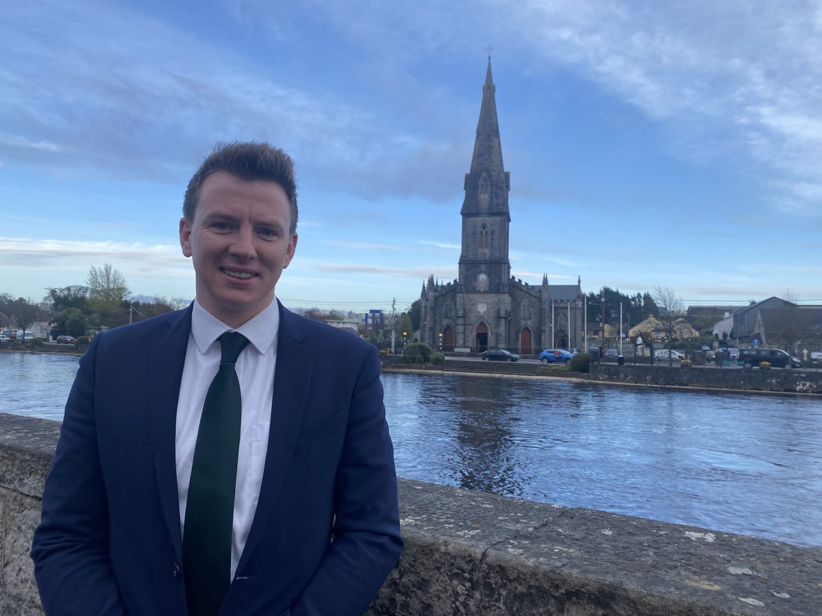 TeresaMannion's tweet photo. Mayor of Ballina, Cllr Mark Duffy has confirmed that US President will make public address on banks of River Moy outside St Muredach’s Cathedral in Ballina on Fri 14th April at 6pm ⁦@rtenews⁩ #Ballina #Biden #POTUS https://t.co/1Gs2NdEGzg