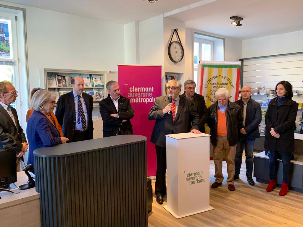 Olivier Bianchi (@olivierbianchi1) on Twitter photo Inauguration du nouveau bureau touristique de Royat-Chamalieres. Un très bel équipement, à l’image du travail mené par @ClrmntAuvergne pour développer l’attractivité de notre territoire, notamment dans le cadre de <a href="/clermont2028/">Clermont-Ferrand Massif central 2028</a> ! #tourisme Inauguration du nouveau bureau touristique de Royat-Chamalieres. Un très bel équipement, à l’image du travail mené par @ClrmntAuvergne pour développer l’attractivité de notre territoire, notamment dans le cadre de <a href="/clermont2028/">Clermont-Ferrand Massif central 2028</a> ! #tourisme