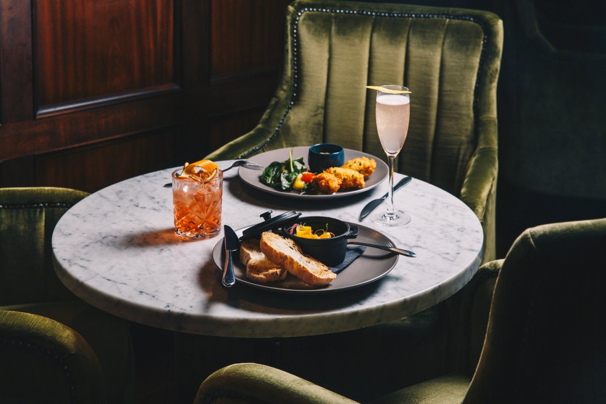 Easter weekend booking is open! Come join us at Suesey Street and enjoy the Easter weekend. We would love to see you! 

Link in our bio to reserve a table.

#SueseyStreet #Easter #FineDining #Dublin #VeganDish