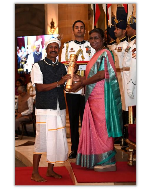 भारत की महामहिम राष्ट्रपति द्रौपदी मुर्मू जी ने कला के लिए ति. अजय कुमार मंडावी को पद्म श्री प्रदान किया।
वह एक गोंड शिल्पकार, पर्यावरणविद और कैदियों के पुनर्वास पर काम करने वाले समाज सुधारक हैं।