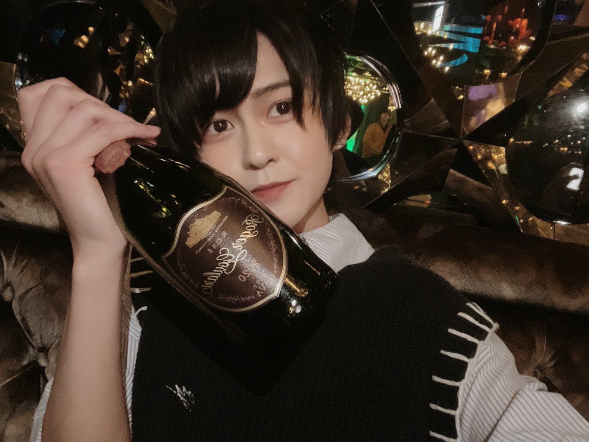 CYggdrasill's tweet photo. 【Yggdrasill News】
☆キラーコール🎤
初月早々売り上げを伸ばしたのは金木爽エグゼクティブプレイヤー🙌ラッソンも獲得し、出だし好調です⭐️

☆新規指名で⁉️
シャンパン3本で大盛り上がりしたのは癒し系王子 愛奏❣️シャンコもできて絶好調✨ https://t.co/wdhRV5UMot