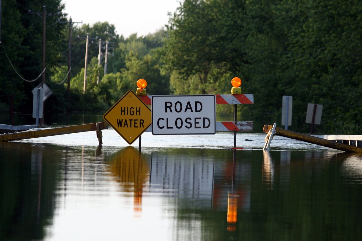 A2: Learn how some communities have rebuilt #EnvironmentalHealth services to meet community public health needs after natural disasters: bit.ly/3G7d7Kx #NPHWchat