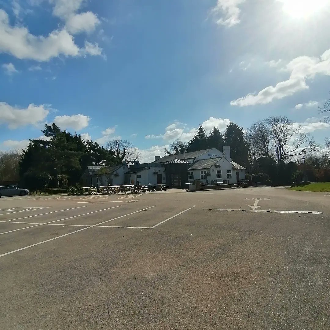 PloughandFlail's tweet photo. It's nearly time for the long weekend! Book now for Easter weekend. Hopefully the sun will be shining! 

Come visit us for delicious food and refreshing drinks 🍽️🍴🥂🍻🍾

Book your table now -

https://t.co/OJt9D7X4vt

#easterweekend #countrysidepub #dogfriendlypub #longweekend https://t.co/TIh0IX75hw