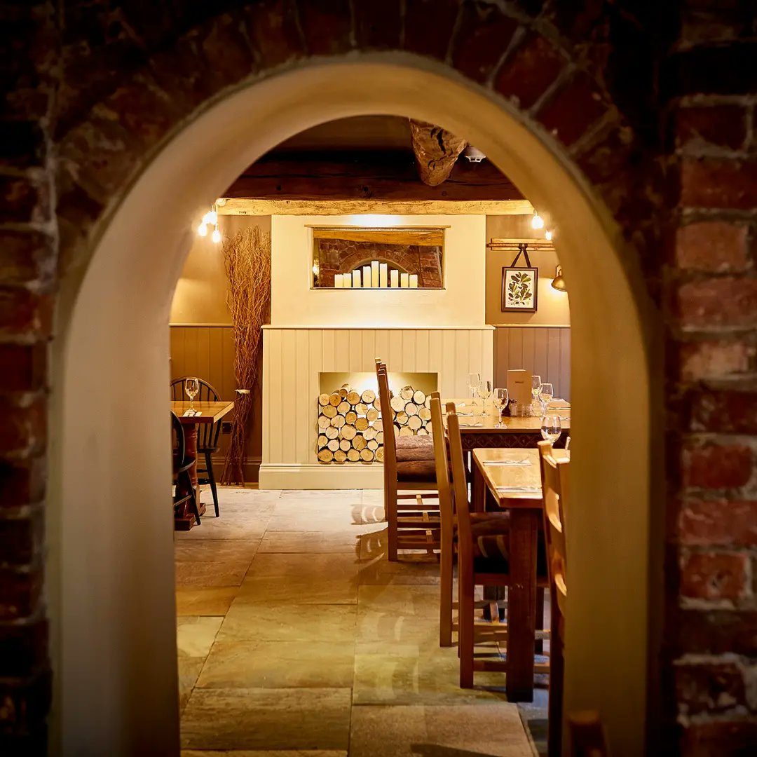 PloughandFlail's tweet photo. It's nearly time for the long weekend! Book now for Easter weekend. Hopefully the sun will be shining! 

Come visit us for delicious food and refreshing drinks 🍽️🍴🥂🍻🍾

Book your table now -

https://t.co/OJt9D7X4vt

#easterweekend #countrysidepub #dogfriendlypub #longweekend https://t.co/TIh0IX75hw
