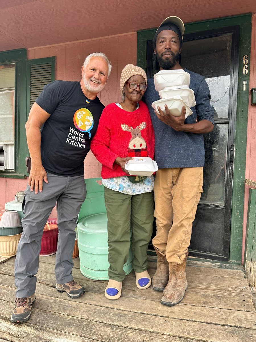 Ms. Tina—a 91-year-old resident of Wynne—was home as a tornado tore through the city last week, damaging the roof of her house. With the help of her grandson, WCK is making sure meals are delivered directly to Ms. Tina while damage from the storm is repaired. #ChefsForArkansas