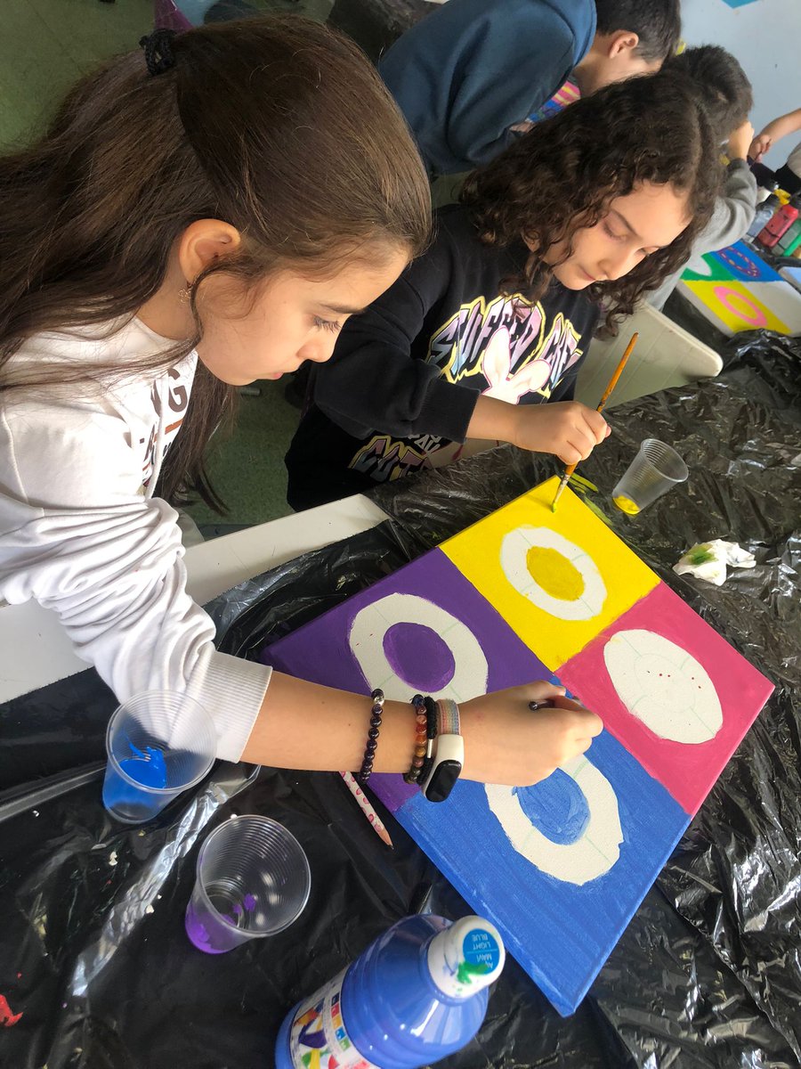 “Önce resmimi hayal ederim, sonra da hayalimi resmederim.” 
Vincent Van Gogh 🖌🖌🖌
Öğrencilerimizin renkli dünyasında yerimizi aldık. 
#ÜnyeFatsaKampüsü 
<a href="/UgurOkullari/">Uğur Okulları</a>
<a href="/UOUnye/">Uğur Okulları Ünye-Fatsa Kampüsü</a>