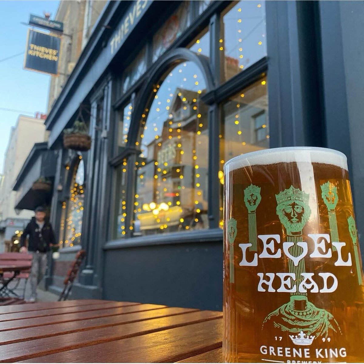 GreeneKingIPA's tweet photo. This Friday is a Bank Holiday - so you technically only have one day left until the weekend π€©
Cheers to that π»
#FlintEye #GreeneKingBrewery https://t.co/TDX36ftubv