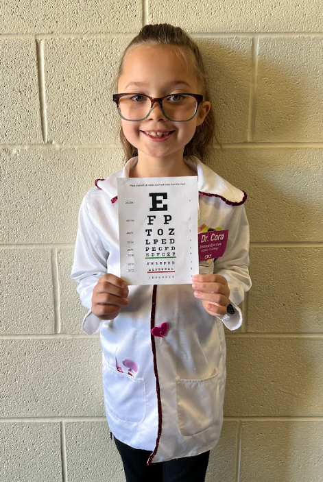 PrincipalPaul's tweet image. Check out my little eye doctor :-).  Mommy nailed it with the costume and accessories!  Thanks, Mrs. Schafer and Mrs. Harris, for planning this fun career day at #UVlearn!