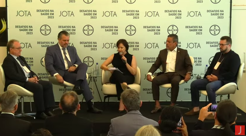 JotaInfo's tweet photo. AO VIVO - Casa JOTA realiza debate sobre desafios para indústria da saúde. Carlos Gadelha, secretário do MS, é um dos participantes. 

Acompanhe pelo nosso canal no YouTube: https://t.co/EjmALCXtRo https://t.co/sqJd5YZvR0