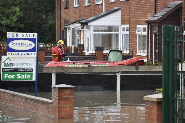 This scheme will benefit a #community in #StHelens as these devastating scenes from 2012 will be prevented. A project on Black Brook will protect homes and businesses on West End Road from #flooding and deliver several new wetland areas to boost local #nature