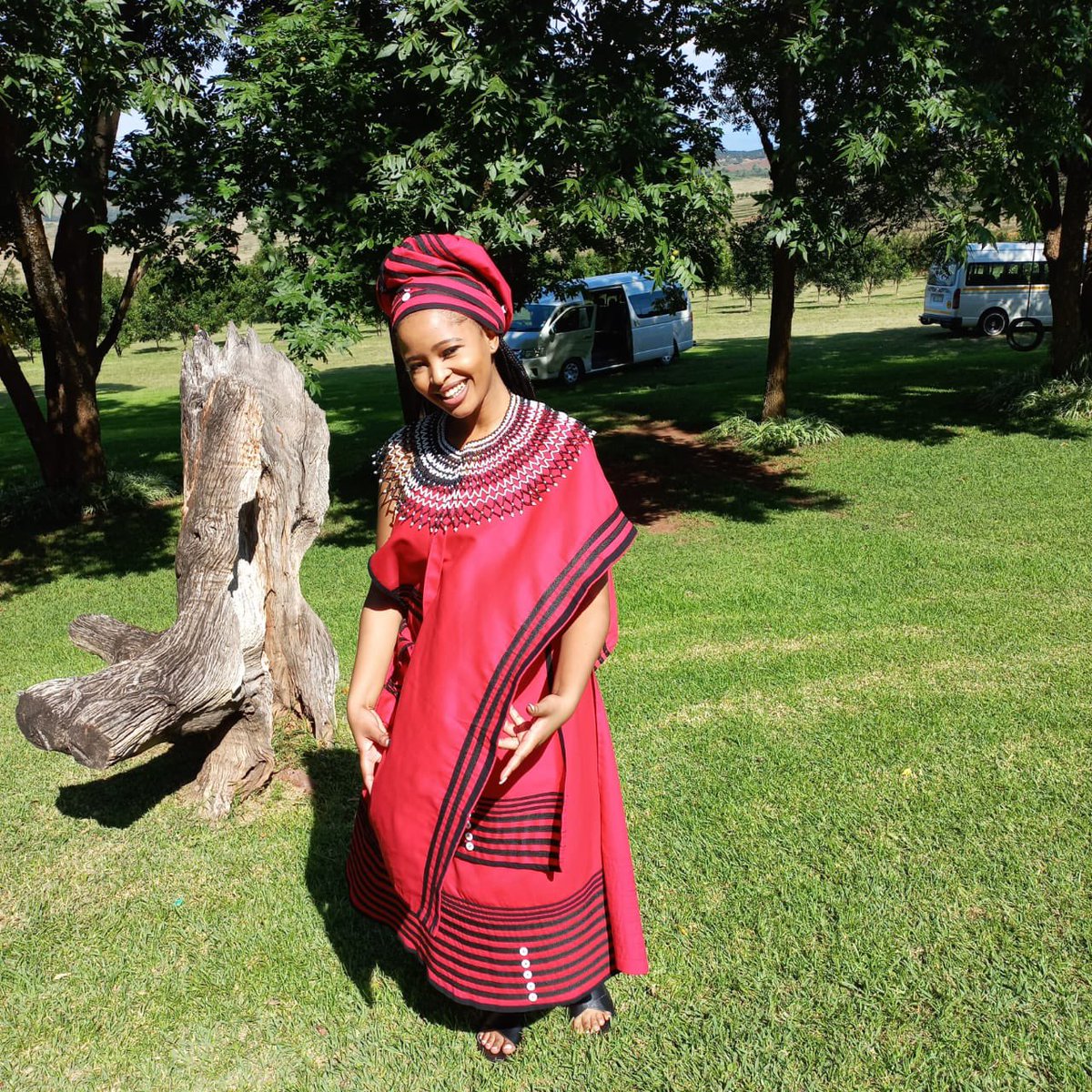 Athi_Gogela's tweet photo. Hi guys. I order and sell plain 5pieces Zombhaco. I’m grateful for your support, this tweet is to ask you to comment with the services that you provide. Your client might find you in my comments. Enkosi❤️ https://t.co/pw4JtRxKNl