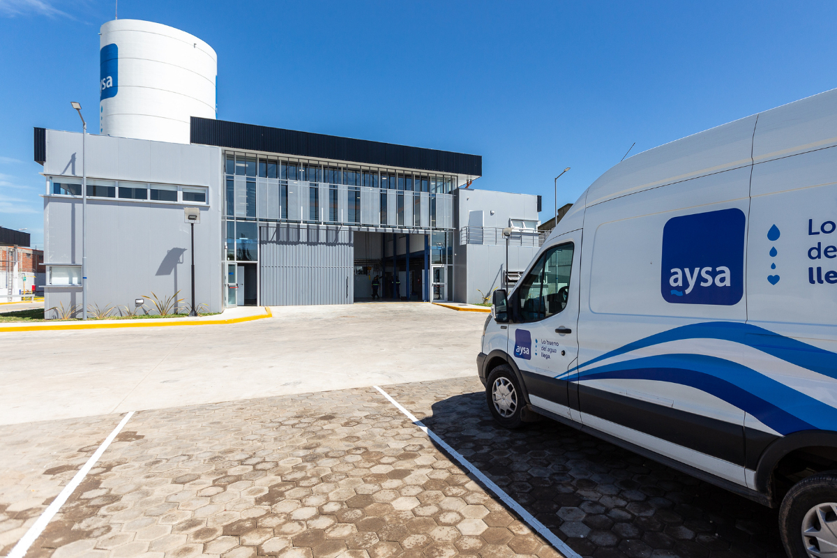 ecosansa's tweet photo. Base Operativa Pozos de Agua - MAYOL @aysa.oficial
⁣
Fue construida en base a un sistema modular de paneles autoportantes termoaislados ofreciendo de esta manera espacios habitables de gran calidad y confort. https://t.co/gsQyJZxA4t