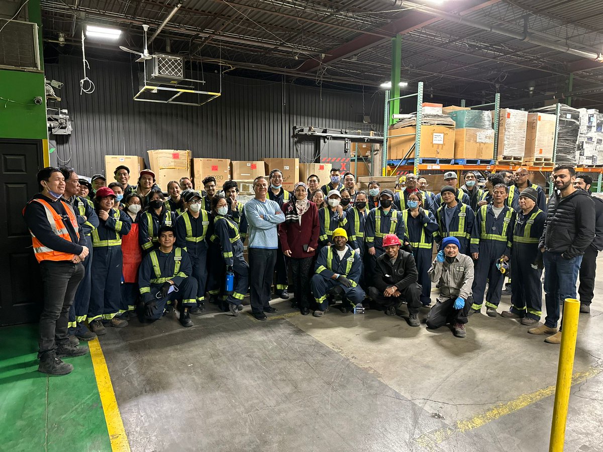 SalmaZahid15's tweet photo. I had a great time with the awesome crew of #ERSInternational which #recycles and #upcycles #techwaste. This #Canadian company champions #sustainability and the #environment. @RecycleTips https://t.co/jX5MDWryXv