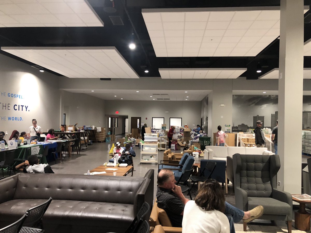DBreenOfficial's tweet photo. At the Immanuel Baptist Church City Center on N. Shackleford, currently serving as a family shelter for tornado victims. Gov @SarahHuckabee and Sen @JohnBoozman set to tour and give an update on response efforts alongside @fema officials https://t.co/Hwiig9kaHb