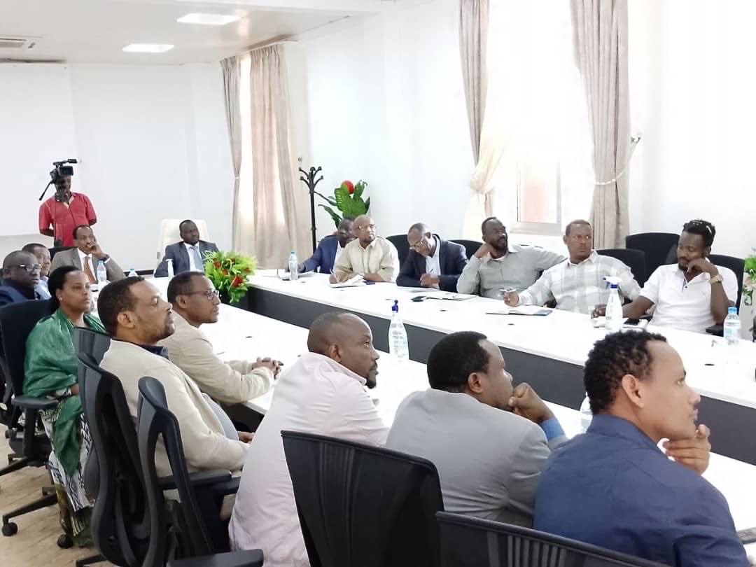 TToga9's tweet image. Had very informative n  fruitful roundtable on DDR n NRC #Asosa in z presence of HE Ashadeli Hassan, President of BGNRS, n his cabinet members. Very useful inputs n information have been collected that will be included in action plan. Agreed to maintain regular communication.