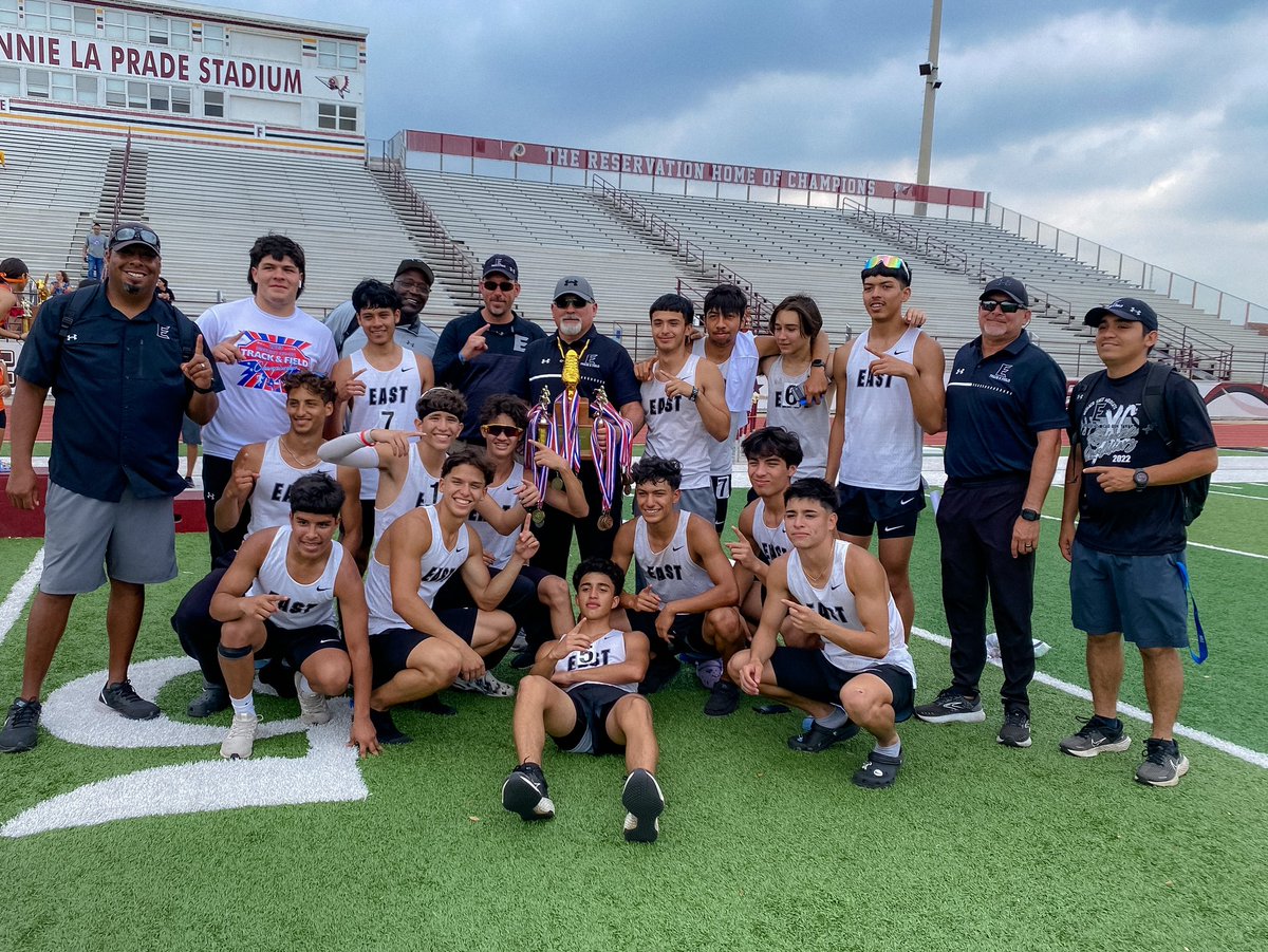 WehsAthletics's tweet photo. Congratulations to our Boys Varsity Track &amp; Field team for earning the 32-5A DISTRICT CHAMPIONSHIP title!! 🏆 https://t.co/AJPrUON6L5