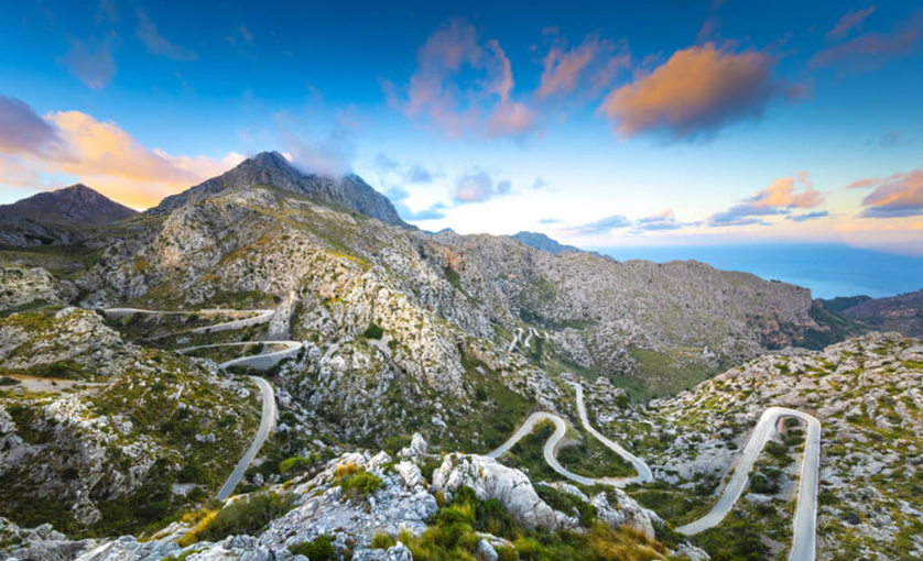 AutosVima's tweet photo. Easter is here with amazing weather on Mallorca! This island does not just have beaches we have mountains with great switchbacks and amazing lookouts over the sea! #mallorca#Vima#rentacar#island#life#switchbacks#easter#sun#beach#life#island#april
https://t.co/I8Dsz4zYmQ https://t.co/41SA3zRASZ
