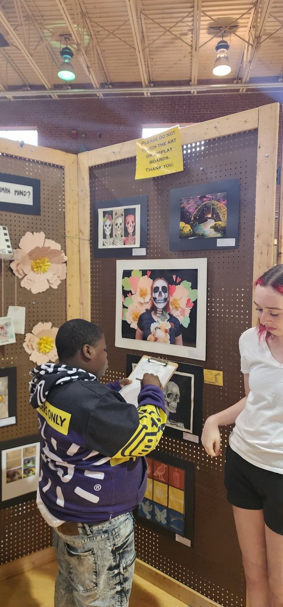 DrMutawally's tweet image. We have some of the most artistic #students. I absolutely enjoyed the art show. #DreamBIG @PageHSArt @nagleee @page_counseling @PagePtsa