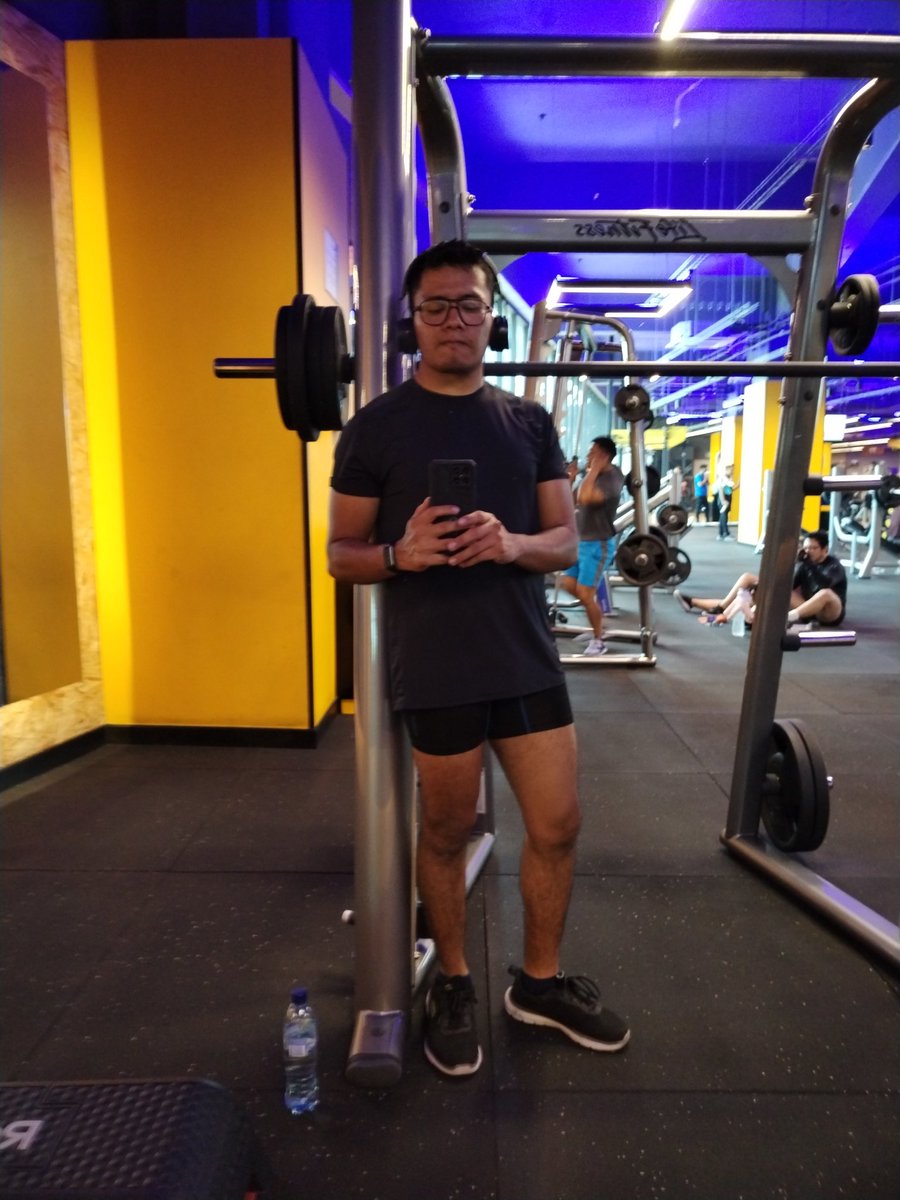 cc_od_94's tweet photo. Me animé a usar licra, ya no hay marcha atrás. 🤣

#Licra #Trainingwednesday #andjustlikethat https://t.co/wFBOYRokQB