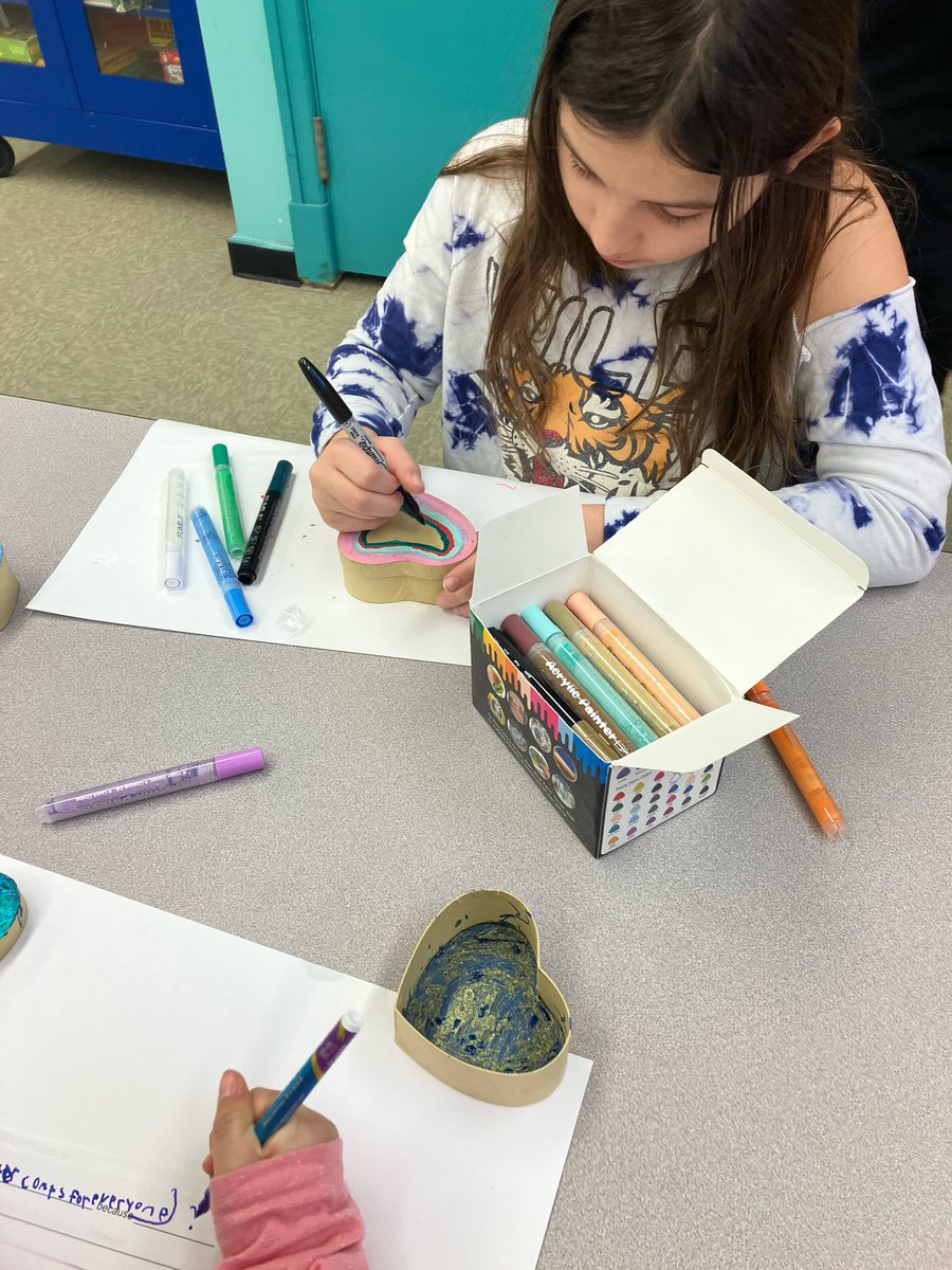 CounselorCalm's tweet photo. At #TranquilTuesday students made a #wishbox. They made 3 wishes: 1 to the world, 1 to someone they love and lastly 1 to themself. #counselingactivity #creativecounseling #sel @PS94DavidPorter @94QDavidDPorter @MrsQuartarone https://t.co/hhqxknRd23