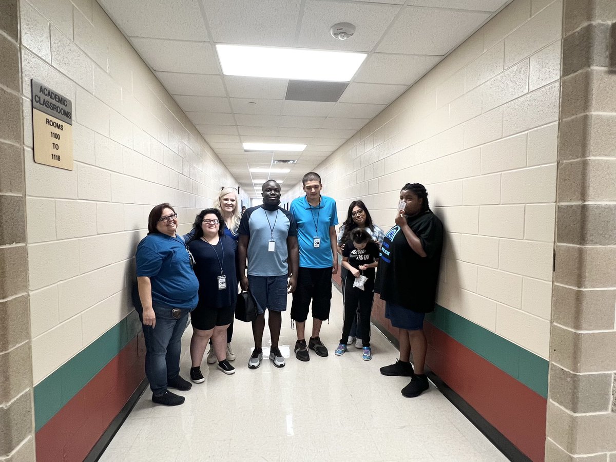JessicaLara9's tweet photo. #WeAreGR #BuildingGReatness 
Everyones sm:)e is amazing but these sm:)es are awesome #sm:)e❤️ #makeitcount❤️ https://t.co/ptaBYhSdlR
