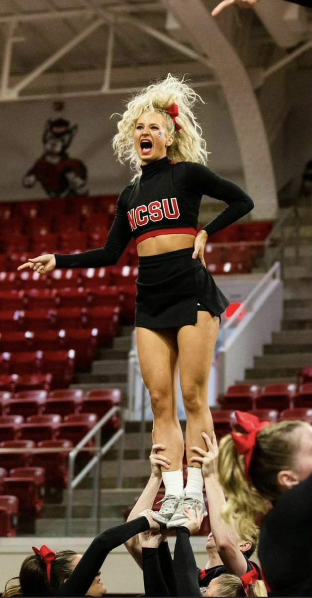 Wishing the best of luck to all of the NC State cheer team and the 15 Cheer Extreme alumni including this superstar Sutton Hodges who will be taking the stage in Daytona! 

🖤👗—>🐺 ❤️

Go Pack!!!