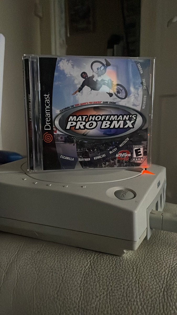 DreamcastToday's tweet photo. Been going through a few Dreamcast imports of late. Activision really shit the bed with this turd, why we didnโt get Tony Hawk Pro Skater 3 instead is beyond us! #dreamcast #thps #mathoffman #tonyhawk #sega #RETROGAMING https://t.co/QByQ68ACxs