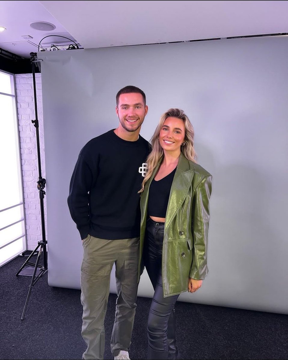 aitchrana's tweet photo. Name a more gorgeous couple! 😍
#RonHall #LanaJenkins #LoveIsland https://t.co/Uv3iiwuHDy