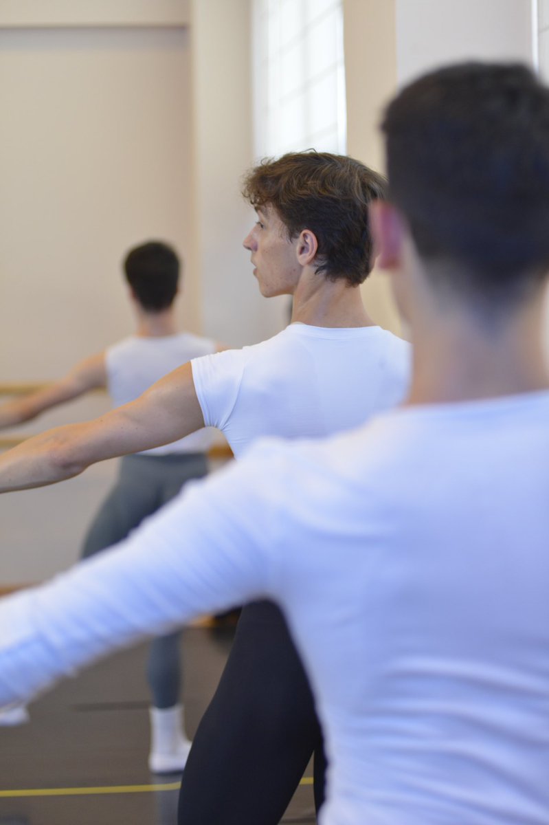 BalletCamp's tweet image. Some memories from last year’s intensives in Alicante.
Photographer Antonio Gervasi 

#rmbstudents #rmbforpeace #peacemastersballet #ballet #balletintensive #balletlife
