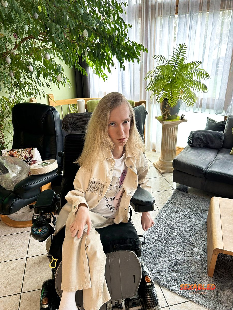 Unfilteredlinks's tweet photo. 1 Hallo ihr Cuties

Reden wir doch mal wieder über die Verwendung von Sprache im Bezug auf Menschen mit #Behinderung. 

#inklusion #inkluencer #disability #ableismus #diversity https://t.co/Nv5oMTKAC7