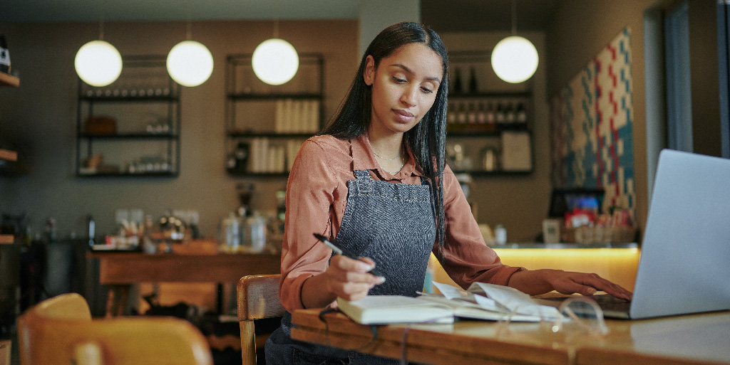 BlueShoreNews's tweet photo. For many #businessowners, the challenges of today's economy can be concerning for their business' short-term cash needs. Read the latest #BlueShoreFinancial e-newsletter for #businessadvice on turning a short-term cash crunch into long-term profits: https://t.co/u6ti9MBqIz https://t.co/nedwM4FBno
