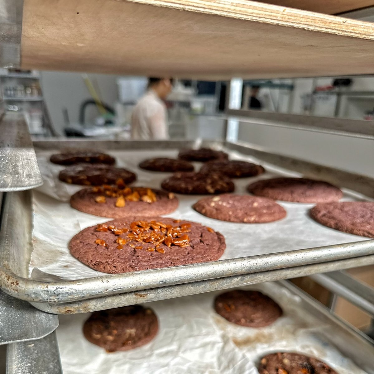 RizeUpBakery's tweet image. Come see us this SATURDAY at The Ferry Plaza Farmers Market! We will be selling our incredible loaves and some other new baked goods at all of the markets this weekend like Ube Cookies and other sweets! 🙌🏾 @ferry_building