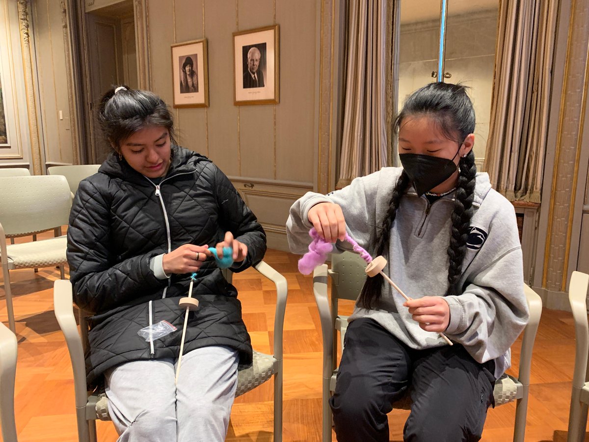 DCISchool's tweet image. Students in Visual Art 2 visited @DumbartonOaks to get a hands-on lesson in spinning and weaving. #visualarts #students #ibforall
