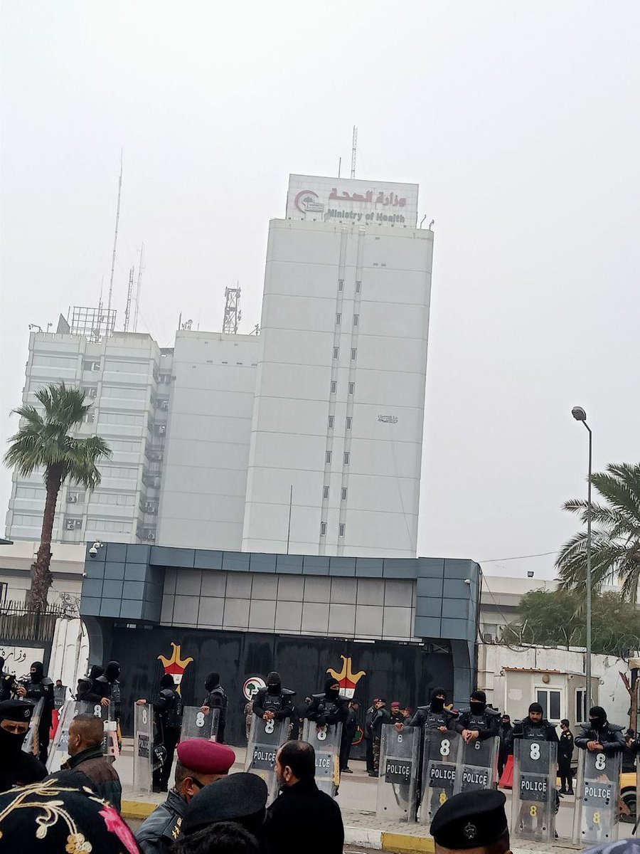 دولة رئيس الوزراء انصفتم جميع الفئات 
الا العلوميين وين وعدك ؟؟ 
گلت  لو بيدي جان انصفتكم وقتها من جنت نائب نتمنى من دولتك تنصفنا 
#انصفو_العلوميين_ياحكومه_الاطار
<a href="/mohamedshia/">محمد شياع السوداني</a>