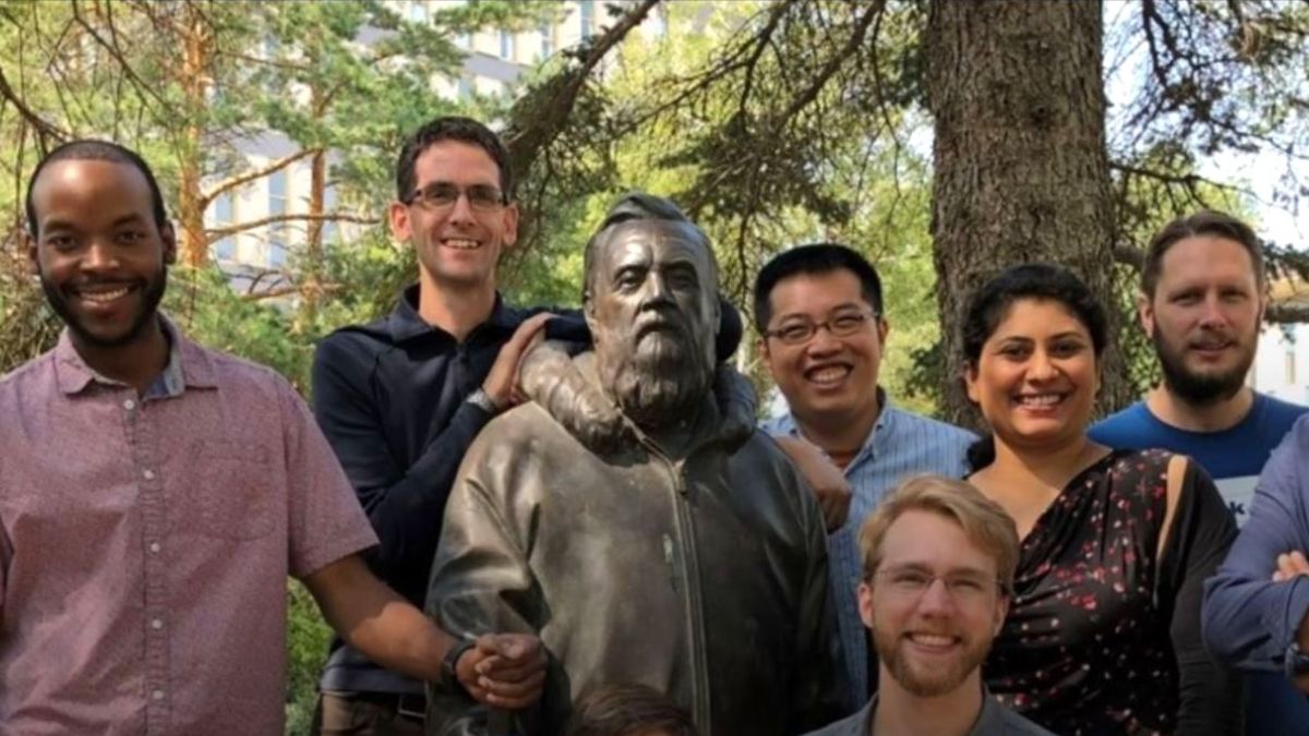 The Burgess group <a href="/usask/">U of Saskatchewan</a> <a href="/USaskChem/">U of S Chemistry</a> <a href="/usaskArtSci/">USask Arts and Science</a> is looking for a post-doctoral fellow for a 2-year funded position. The candidate will work as part of a multi-disciplinary team with a prominent role at the Mid-IR beamline at the CLS. Learn more:
research-groups.usask.ca/burgess/index.…