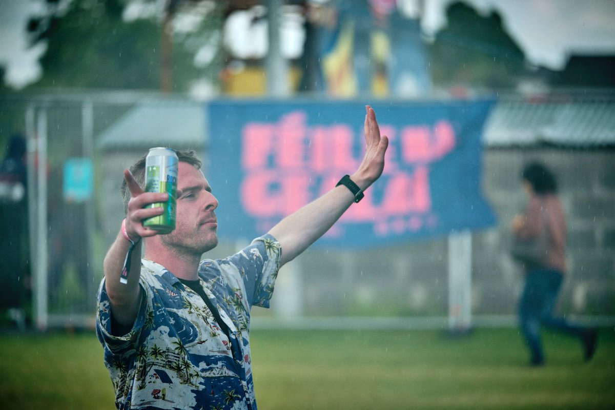 FeilenaGealai's tweet photo. 👋 Lámh in airde má tá tú ag súil le Féile na Gealaí 2023 🌙
Ticéid : https://t.co/4EF8bxjyqy 
📸 @Cathalmacan https://t.co/7cHYPV69Kl
