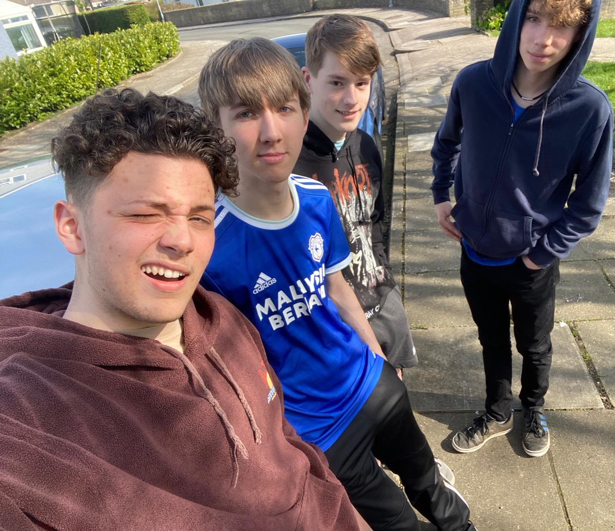 Phone onto camera mode and we managed a Selfie! 👌📱#the8_48 #unsignedband #newbands #selfie