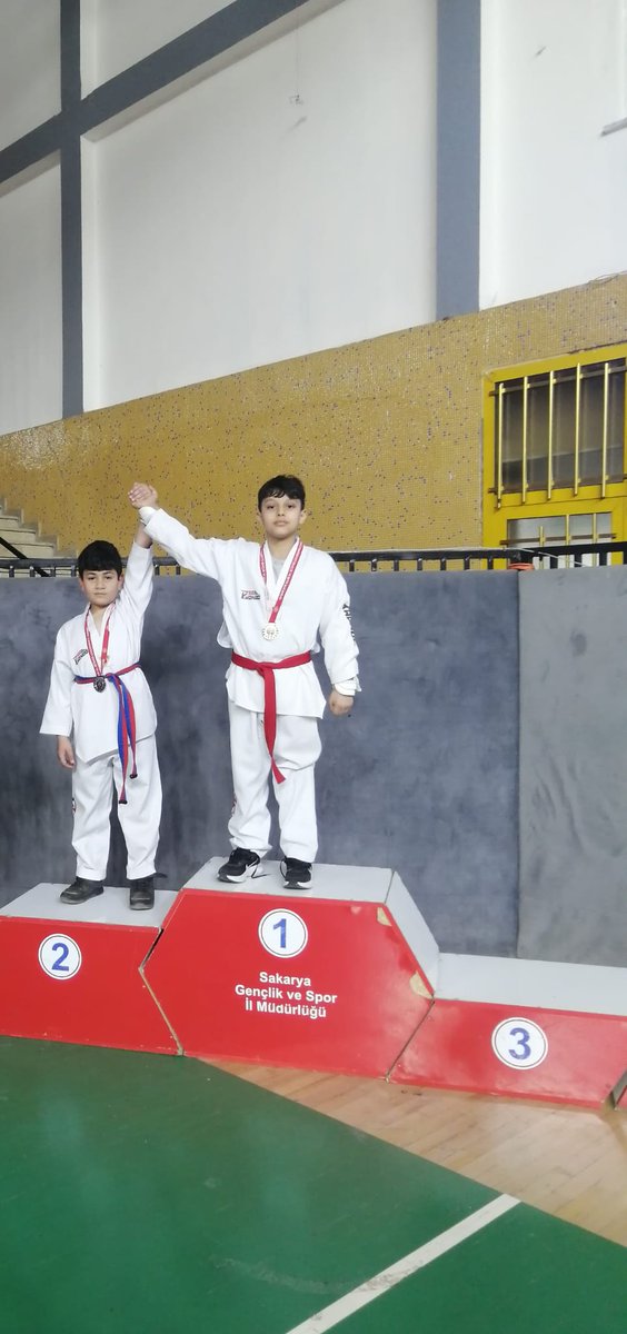 KnnUls03's tweet photo. 2026 Türkiye
2027 Avrupa
2028 Los Angeles Olimpiyatları Taekwondo şampiyonu Mustafa Ulaş bugün katılmış olduğu ilk resmi Taekwondo maçını şampiyon olarak tamamladı.🥇
@kasapoglu
@GSB_Sakarya 
@LganSpor https://t.co/hOc0061F1q