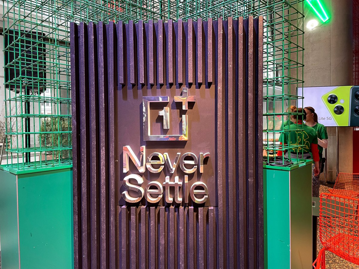 TymekNowak's tweet photo. Wczoraj odbyła się premiera nowego telefonu #OnePlusNordCE3Lite5G oraz słuchawek #OnePlusNordBuds2 😄
Nie mogę doczekać się testów i jestem w sumie ciekawy, jak on u mnie wypadnie - tak samo jak najnowszy OnePlus 11 😉
Dziękuje #teamOnePlus i @oneplus za zaproszenie ♥️ https://t.co/Julef8qFzP