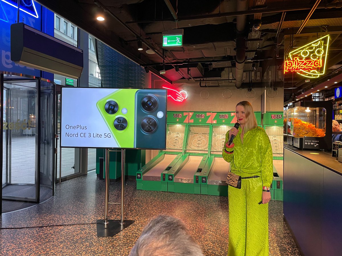 TymekNowak's tweet photo. Wczoraj odbyła się premiera nowego telefonu #OnePlusNordCE3Lite5G oraz słuchawek #OnePlusNordBuds2 😄
Nie mogę doczekać się testów i jestem w sumie ciekawy, jak on u mnie wypadnie - tak samo jak najnowszy OnePlus 11 😉
Dziękuje #teamOnePlus i @oneplus za zaproszenie ♥️ https://t.co/Julef8qFzP