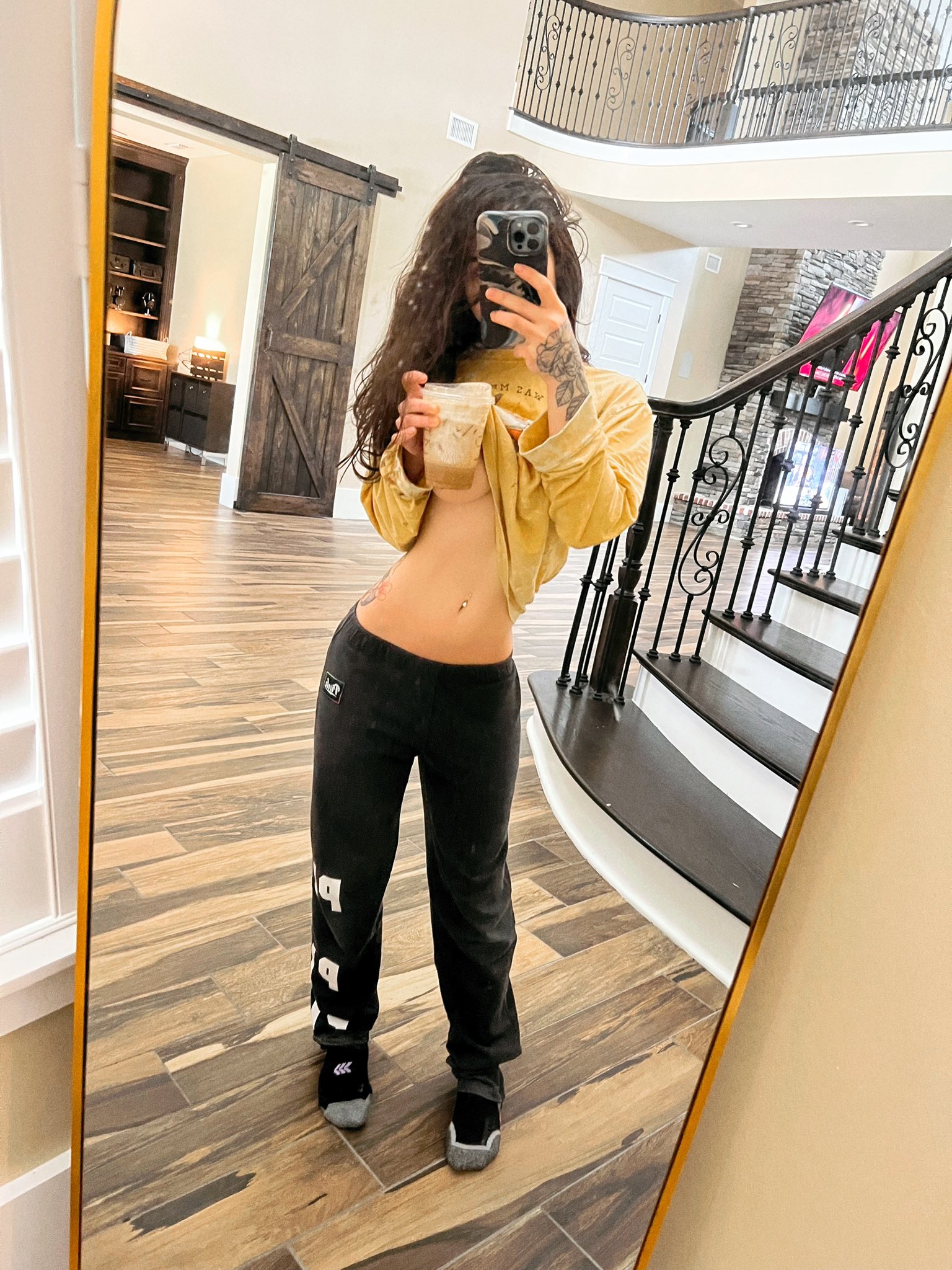 F1NN5TER on Twitter: "@kiwithesmol I sleep naked… grocery stores are cold" / Twitter