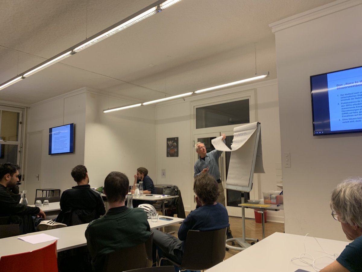 crtzbrg's tweet photo. „Die Schweiz hängt am Tropf des internationalen Steuerdumpings“, sagt @do_gross von @AllianceSud. Spannender Vortrag 👇🏻 https://t.co/R7dYxqv1LA